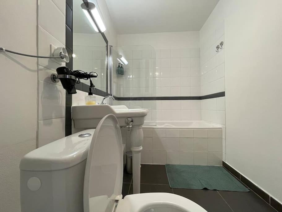 L'Appartement Tomey Avec Parking Carcassonne Esterno foto