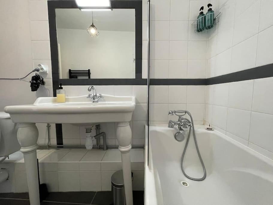 L'Appartement Tomey Avec Parking Carcassonne Esterno foto
